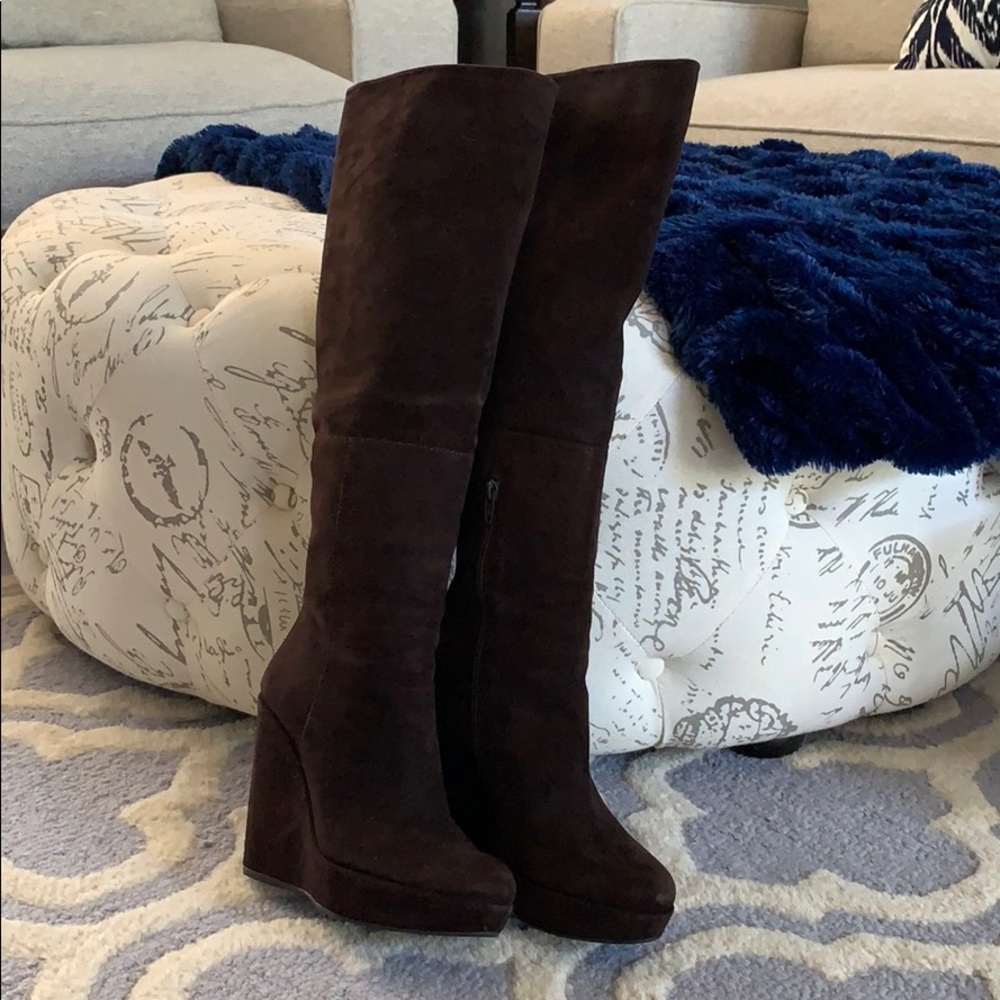 Stuart Weitzman suede knee boots size 7